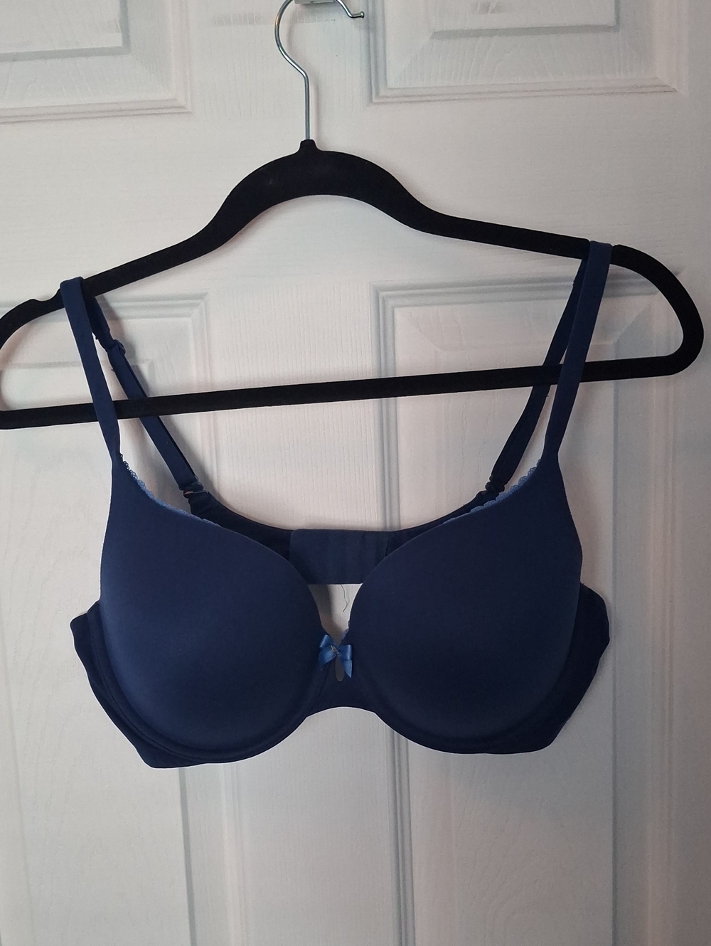 Victoria's Secret Navy Blue T-Shirt Bra with Light Bow Accent